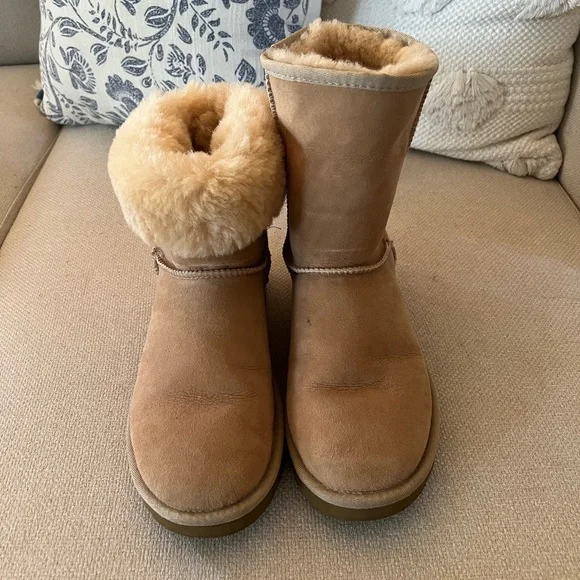 Classic Short II Uggs - Picture 2 of 5